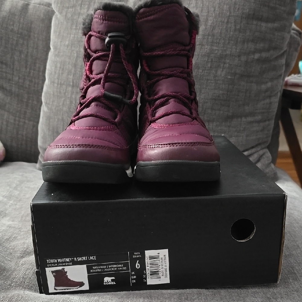 YOUTH Whitney II Short Lace Boots - Burgundy
